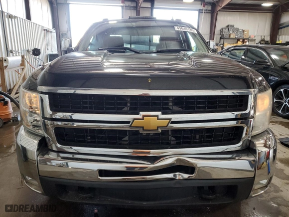 2008 Chevrolet Silverado 2500HD LT w/2LT with VIN 1GCHK29K58E171757, listed as a Copart auction lot 49646185 with 131,378 mi miles and Salvage Title. Bid and sale history available at carsss.com. Image 5.