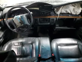 1998 Oldsmobile 88 LS z VIN 1G3HN52K9W4823866, wystawiony jako Copart lot #49150535 z przebiegiem 54 125 mil mil oraz Szkody całkowita. Historia ofert i sprzedaży dostępna na DreamBid. Obrazek 8.