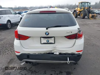 2015 BMW X1 xDrive28i z VIN WBAVL1C54FVY38101, wystawiony jako IAAI lot #41344120 z przebiegiem 130 000 mil mil oraz . Historia ofert i sprzedaży dostępna na DreamBid. Obrazek 15.
