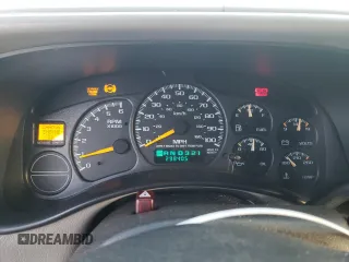 2000 Chevrolet Silverado 1500 with VIN 2GCEC19V8Y1352258, listed as a Copart auction lot 84738234 with 298,405 mi miles and Salvage Title. Bid and sale history available at carsss.com. Image 9.