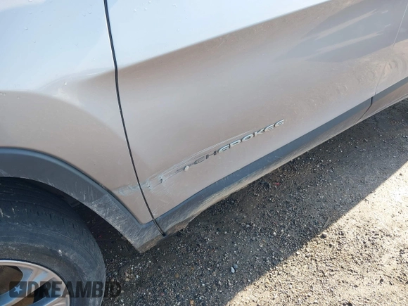 2019 Jeep Cherokee Latitude Plus with VIN 1C4PJLLB5KD403431, listed as a IAAI auction lot 42127918 with 94,360 mi miles and . Bid and sale history available at DreamBid. Image 6.