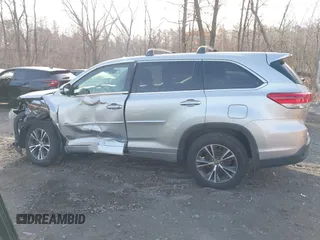 2018 Toyota Highlander LE with VIN 5TDBZRFH7JS839416, listed as a IAAI auction lot 41903167 with 97,420 mi miles and . Bid and sale history available at DreamBid. Image 14.
