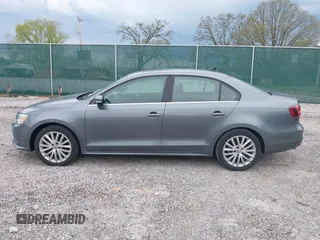 2016 Volkswagen Jetta Sedan 1.8T SEL with VIN 3VWL17AJ0GM213058, listed as a IAAI auction lot 41984066 with 67,014 mi miles. Bid and sale history available at carsss.com. Image 14.