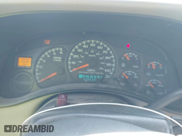 2000 Chevrolet Silverado 1500 with VIN 2GCEC19VXY1296243, listed as a IAAI auction lot 41568137 with 239,533 mi miles. Bid and sale history available at carsss.com. Image 7.
