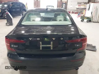 2020 Volvo S60 Momentum z VIN 7JRA22TK2LG037409, wystawiony jako IAAI lot #42201191 z przebiegiem 38 248 mil mil oraz . Historia ofert i sprzedaży dostępna na DreamBid. Obrazek 16.