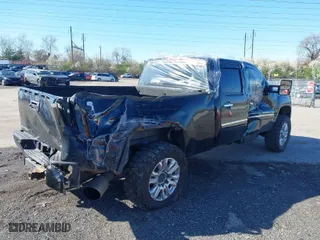 2011 GMC Sierra 2500HD Denali with VIN 1GT125C88BF258392, listed as a IAAI auction lot 41929798 with 265,382 mi miles. Bid and sale history available at carsss.com. Image 6.