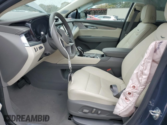 2024 Cadillac XT5 AWD Premium Luxury z VIN 1GYKNDRS2RZ723969, wystawiony jako Copart lot #53135435 z przebiegiem 2 279 mil mil oraz Szkoda całkowita • Salvage title. Historia ofert i sprzedaży dostępna na DreamBid. Obrazek 7.