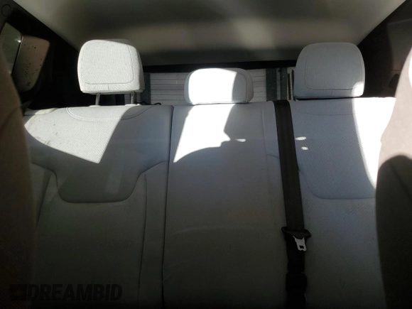 2015 Jeep Renegade Latitude with VIN ZACCJBBH9FPC11483, listed as a Copart auction lot 41689685 with 88,080 mi miles and Clean Title. Bid and sale history available at carsss.com. Image 10.