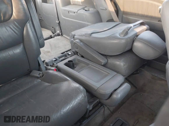 2007 Honda Odyssey EX-L z VIN 5FNRL38717B035384, wystawiony jako IAAI lot #41976861 z przebiegiem 211 640 mil mil oraz . Historia ofert i sprzedaży dostępna na DreamBid. Obrazek 8.