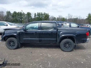 2022 Toyota Tacoma 4WD SR with VIN 3TYCZ5AN4NT092989, listed as a IAAI auction lot 41889391 with 33,362 mi miles. Bid and sale history available at carsss.com. Image 14.