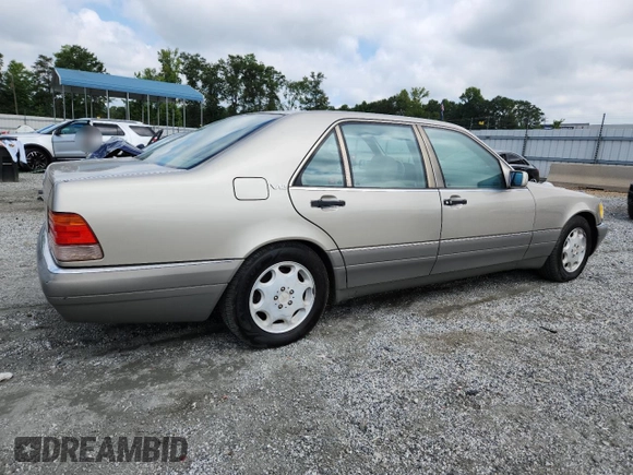1995 Mercedes-Benz S с VIN WDBGA57E0SA258864, выставлен на аукционе Copart как лот 64513175 с пробегом 110 770 миль миль и Чистый • Clean title. История ставок и продаж доступна на DreamBid. Изображение 3.