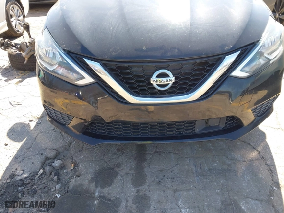 2019 Nissan Sentra SR with VIN 3N1AB7AP1KY428061, listed as a IAAI auction lot 41632633 with 95,648 mi miles. Bid and sale history available at carsss.com. Image 6.