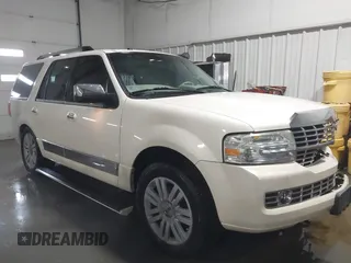2008 Lincoln Navigator with VIN 5LMFU28528LJ13624, listed as a IAAI auction lot 41359456 with 224,798 mi miles. Bid and sale history available at carsss.com. Image 14.
