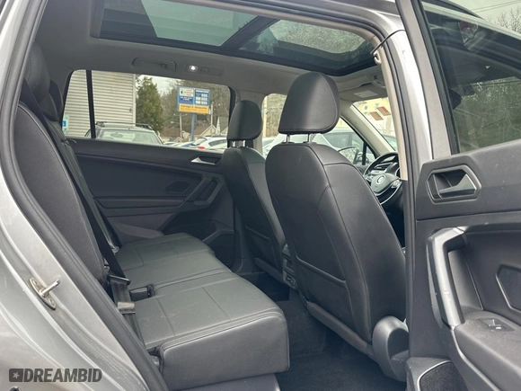 2019 Volkswagen Tiguan SE with VIN 3VV2B7AX4KM106878, listed as a Copart auction lot 52225315 with 123,154 mi miles and Clean Title. Bid and sale history available at carsss.com. Image 6.