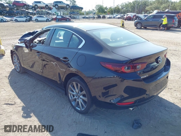 2022 Mazda 3 Carbon Edition с VIN 3MZBPACL2NM310183, выставлен на аукционе IAAI как лот 42297276 с пробегом Не указан миль и . История ставок и продаж доступна на DreamBid. Изображение 3.