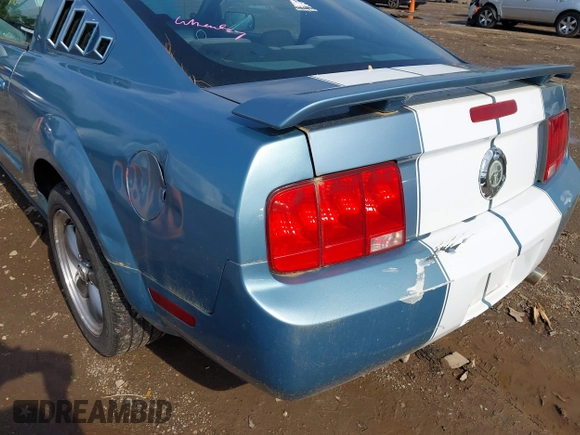 2006 Ford Mustang Standard with VIN 1ZVHT80N865246114, listed as a IAAI auction lot 42284710 with 211,763 mi miles and . Bid and sale history available at DreamBid. Image 6.