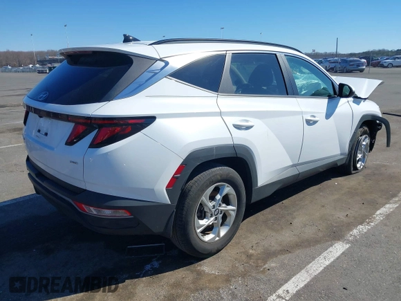 2024 Hyundai Tucson SEL with VIN KM8JBCDE6RU285231, listed as a IAAI auction lot 41757409 with 18,319 mi miles and . Bid and sale history available at carsss.com. Image 4.
