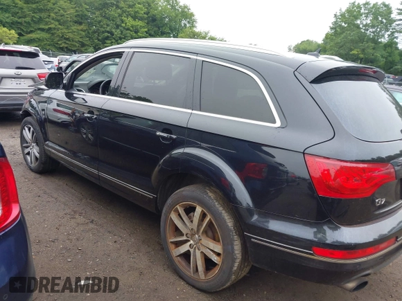 2015 Audi Q7 Premium Plus with VIN WA1LGAFEXFD028885, listed as a IAAI auction lot 42619526 with 145,126 mi miles and . Bid and sale history available at DreamBid. Image 15.