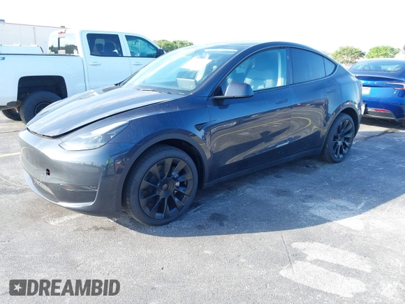 2024 Tesla Model Y с VIN 7SAYGDED4RF097142, выставлен на аукционе IAAI как лот 41484729 с пробегом 20 миль миль и . История ставок и продаж доступна на DreamBid. Изображение 2.