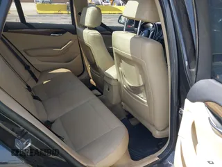2013 BMW X1 28i z VIN WBAVM1C55DVW43523, wystawiony jako IAAI lot #42099204 z przebiegiem 108 566 mil mil oraz . Historia ofert i sprzedaży dostępna na DreamBid. Obrazek 8.