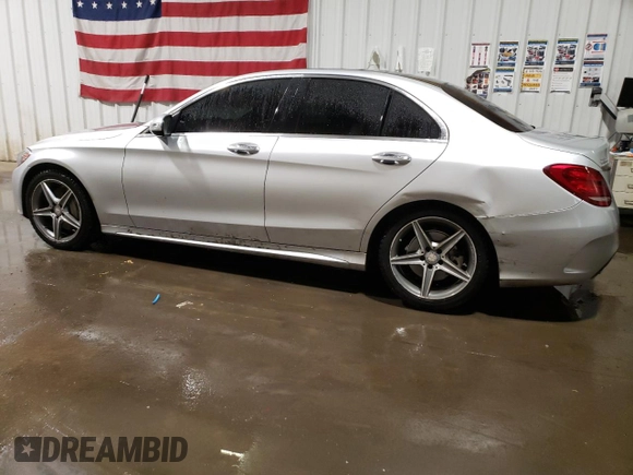 2015 Mercedes-Benz C 300 Luxury with VIN 55SWF4KB2FU034254, listed as a Copart auction lot 52040725 with 59,123 mi miles and Salvage Title. Bid and sale history available at DreamBid. Image 2.