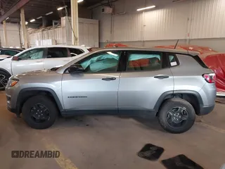 2018 Jeep Compass Sport z VIN 3C4NJDAB6JT179613, wystawiony jako IAAI lot #41893360 z przebiegiem 72 846 mil mil oraz . Historia ofert i sprzedaży dostępna na DreamBid. Obrazek 14.
