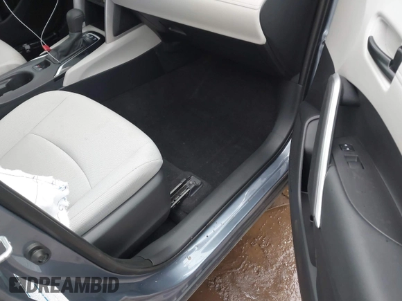 2022 Toyota Corolla Cross L with VIN 7MUAAABG3NV040858, listed as a IAAI auction lot 41471785 with 37,403 mi miles and . Bid and sale history available at DreamBid. Image 5.