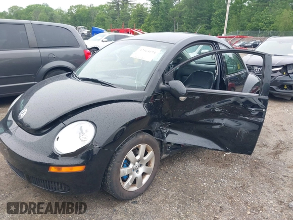 2010 Volkswagen Beetle with VIN 3VWPG3AG2AM016977, listed as a IAAI auction lot 42464694 with 151,698 mi miles and . Bid and sale history available at DreamBid. Image 6.