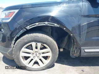 2019 Ford Explorer XLT z VIN 1FM5K8D81KGB26100, wystawiony jako IAAI lot #42074775 z przebiegiem 91 944 mil mil oraz . Historia ofert i sprzedaży dostępna na DreamBid. Obrazek 6.