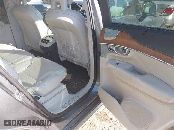 2017 Volvo XC90 Inscription with VIN YV4A22PL3H1179969, listed as a IAAI auction lot 40649647 with 122,400 mi miles. Bid and sale history available at carsss.com. Image 8.