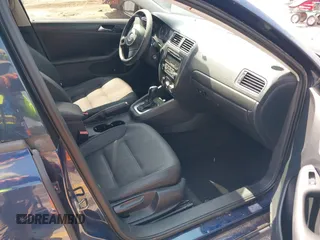 2012 Volkswagen Jetta SE with VIN 3VWDX7AJ9CM353302, listed as a IAAI auction lot 42617772 with 226,547 mi miles and . Bid and sale history available at DreamBid. Image 5.