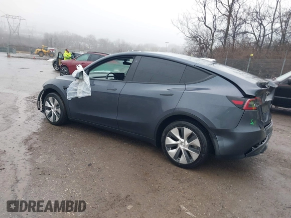 2022 Tesla Model Y Long Range z VIN 7SAYGDEE9NF331410, wystawiony jako IAAI lot #41580172 z przebiegiem 81 794 mil mil oraz . Historia ofert i sprzedaży dostępna na DreamBid. Obrazek 3.