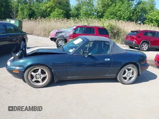 1996 Mazda MX-5 Miata z VIN JM1NA3533T0716564, wystawiony jako IAAI lot #42191052 z przebiegiem 101 713 mil mil oraz . Historia ofert i sprzedaży dostępna na DreamBid. Obrazek 14.