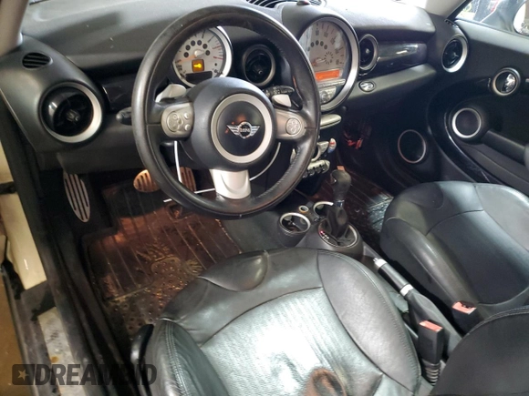 2009 MINI Hardtop S with VIN WMWMF73509TW83066, listed as a Copart auction lot 58603205 with 113,242 mi miles and Salvage title. Bid and sale history available at DreamBid. Image 8.