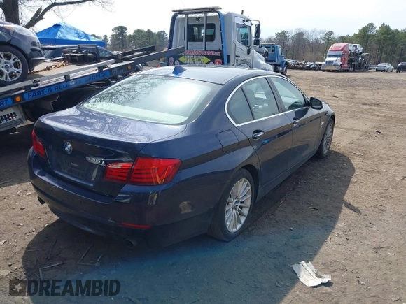 2011 BMW 5 Series 535i xDrive with VIN WBAFU7C52BC876825, listed as a IAAI auction lot 41891054 with 170,747 mi miles. Bid and sale history available at carsss.com. Image 4.