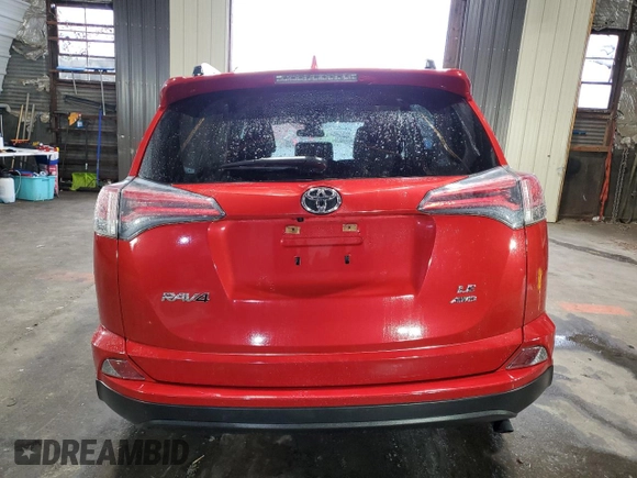 2017 Toyota RAV4 LE z VIN JTMBFREV7HJ123820, wystawiony jako Copart lot #56387685 z przebiegiem 35 008 mil mil oraz Szkoda całkowita • Salvage title. Historia ofert i sprzedaży dostępna na DreamBid. Obrazek 6.
