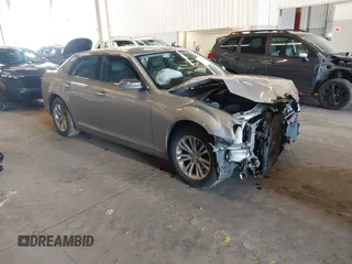 2016 Chrysler 300 C z VIN 2C3CCAEG2GH190295, wystawiony jako IAAI lot #41916884 z przebiegiem 164 440 mil mil oraz . Historia ofert i sprzedaży dostępna na DreamBid. Obrazek 1.