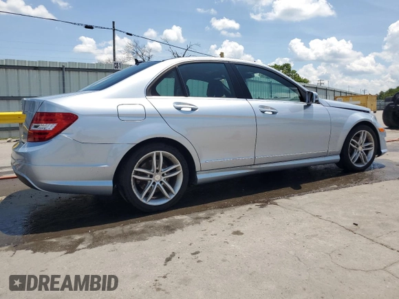 2014 Mercedes-Benz C 250 Sport с VIN WDDGF4HB8EA960846, выставлен на аукционе Copart как лот 63488435 с пробегом 73 404 миль миль и Списание • Salvage title. История ставок и продаж доступна на DreamBid. Изображение 3.