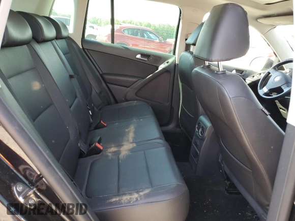 2010 Volkswagen Tiguan Wolfsburg Edition z VIN WVGAV7AX2AW527803, wystawiony jako Copart lot #55920475 z przebiegiem 107 682 mil mil oraz Szkoda całkowita • Salvage title. Historia ofert i sprzedaży dostępna na DreamBid. Obrazek 11.