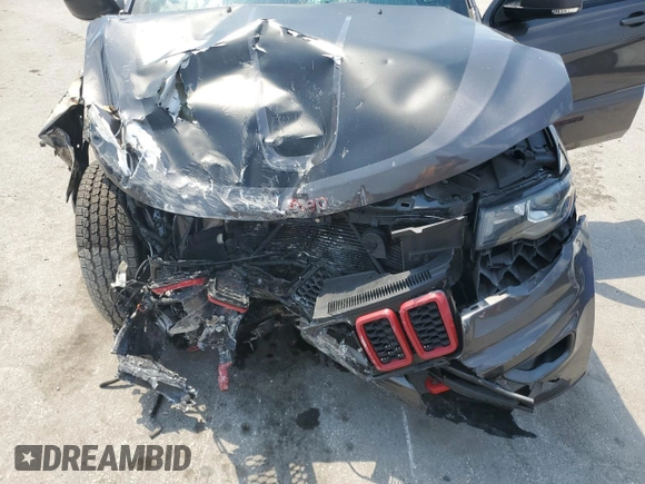 2020 Jeep Grand Cherokee Trailhawk with VIN 1C4RJFLT4LC232102, listed as a Copart auction lot 52026325 with 26,579 mi miles and Non repairable. Bid and sale history available at DreamBid. Image 12.