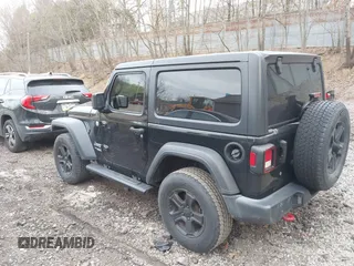 2019 Jeep Wrangler Sport S z VIN 1C4GJXAGXKW538902, wystawiony jako IAAI lot #42067367 z przebiegiem 116 268 mil mil oraz . Historia ofert i sprzedaży dostępna na DreamBid. Obrazek 3.