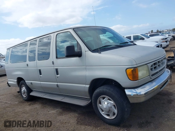 2003 Ford Econoline Passenger XL z VIN 1FBSS31S43HB53334, wystawiony jako IAAI lot #41547951 z przebiegiem 197 072 mil mil oraz . Historia ofert i sprzedaży dostępna na DreamBid. Obrazek 13.