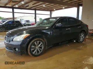 2012 Infiniti M z VIN JN1BY1AR3CM391472, wystawiony jako Copart lot #53960655 z przebiegiem 166 509 mil mil oraz Szkoda całkowita • Salvage title. Historia ofert i sprzedaży dostępna na DreamBid. Obrazek 1.