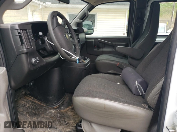 2022 Chevrolet Express Cargo with VIN 1GCWGAFPXN1155012, listed as a Copart auction lot 62039645 with 30,890 mi miles and Salvage title. Bid and sale history available at DreamBid. Image 7.
