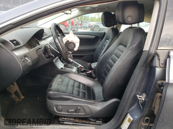 2013 Volkswagen CC Sport Plus z VIN WVWBP7AN0DE538178, wystawiony jako Copart lot #52394635 z przebiegiem 216 031 mil mil oraz Szkody całkowita. Historia ofert i sprzedaży dostępna na DreamBid. Obrazek 7.