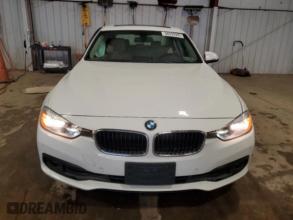 2016 BMW 3 Series 320i xDrive z VIN WBA8A3C59GK551242, wystawiony jako Copart lot #56939365 z przebiegiem 146 326 mil mil oraz Szkoda całkowita • Salvage title. Historia ofert i sprzedaży dostępna na DreamBid. Obrazek 5.