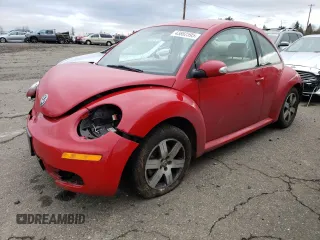 2006 Volkswagen New Beetle Coupe with VIN 3VWPW31C46M424002, listed as a Copart auction lot 43862595 with 0 mi miles and Salvage Title. Bid and sale history available at carsss.com. Image 1.