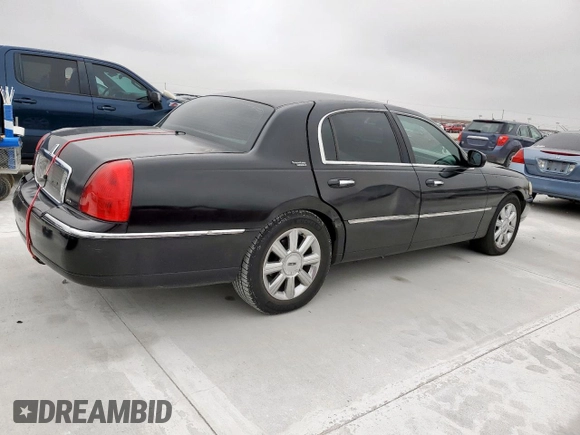 2010 Lincoln Town Car Signature Limited z VIN 2LNBL8CV3AX614416, wystawiony jako Copart lot #58716225 z przebiegiem 346 529 mil mil oraz Czysty tytuł • Clean title. Historia ofert i sprzedaży dostępna na DreamBid. Obrazek 3.