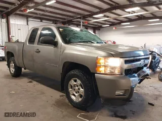 2009 Chevrolet Silverado 1500 LT with VIN 1GCEK29059Z253872, listed as a IAAI auction lot 41325279 with 45,495 mi miles. Bid and sale history available at carsss.com. Image 1.