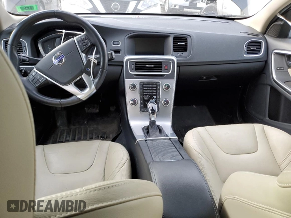 2018 Volvo V60 Dynamic with VIN YV140MEL1J2398668, listed as a Copart auction lot 39866883 with 69,534 mi miles. Bid and sale history available at carsss.com. Image 8.